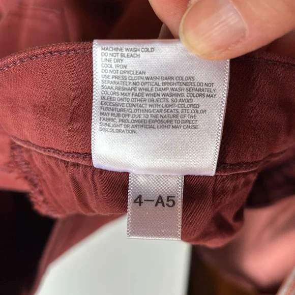 Uniqlo Tapered Ankle Jeans Maroon Size 8 / 30” EUC - Picture 7 of 10